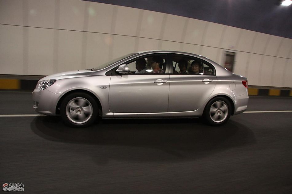 新浪汽车深圳试驾荣威350-动态