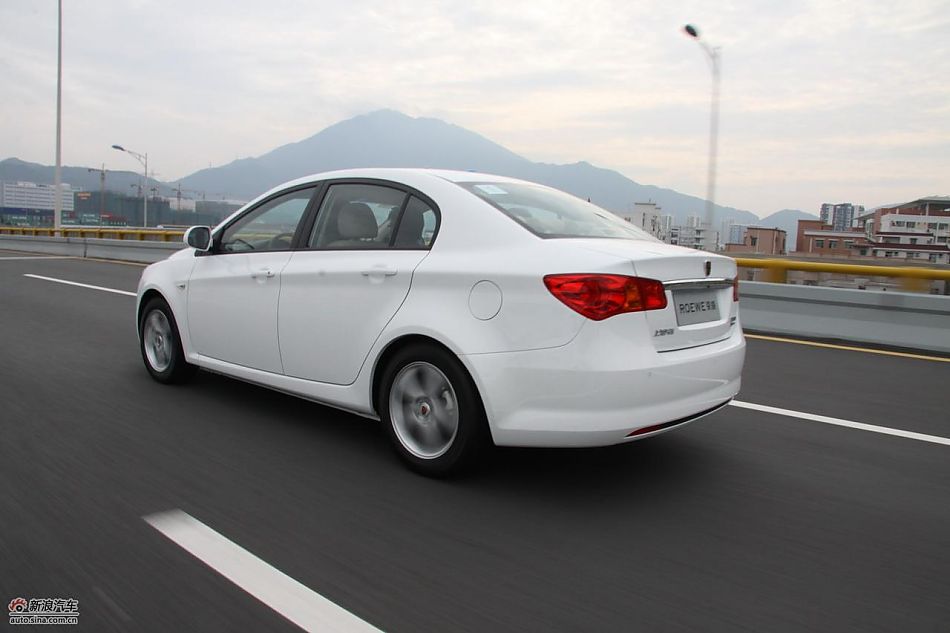 新浪汽车深圳试驾荣威350-动态