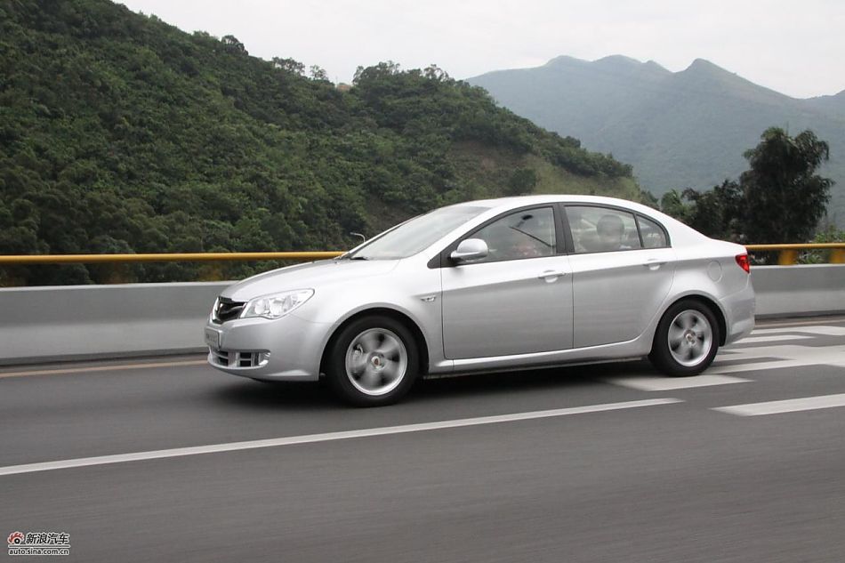 新浪汽车深圳试驾荣威350-动态