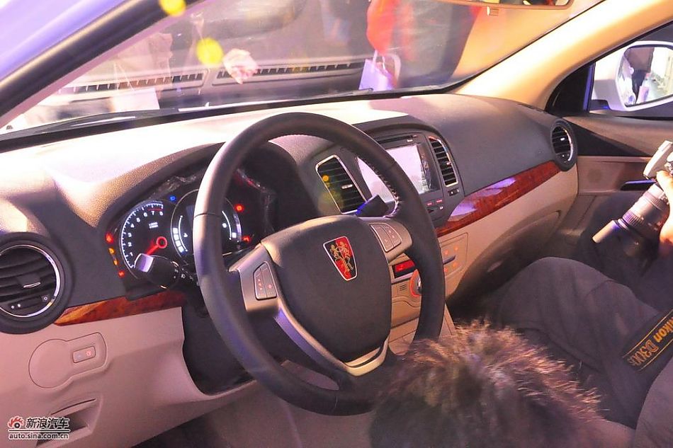 上汽荣威350下线现场新车图