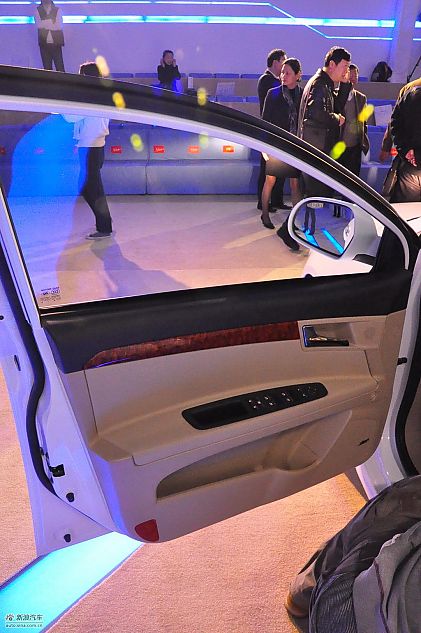 上汽荣威350下线现场新车图