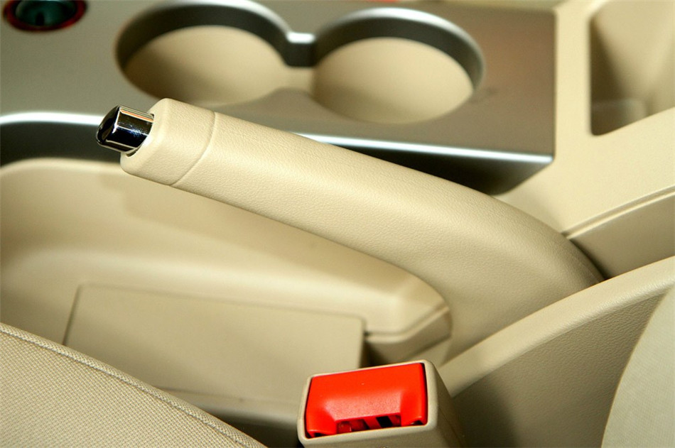 2013款 350S 1.5L AT 迅达版 座椅空间