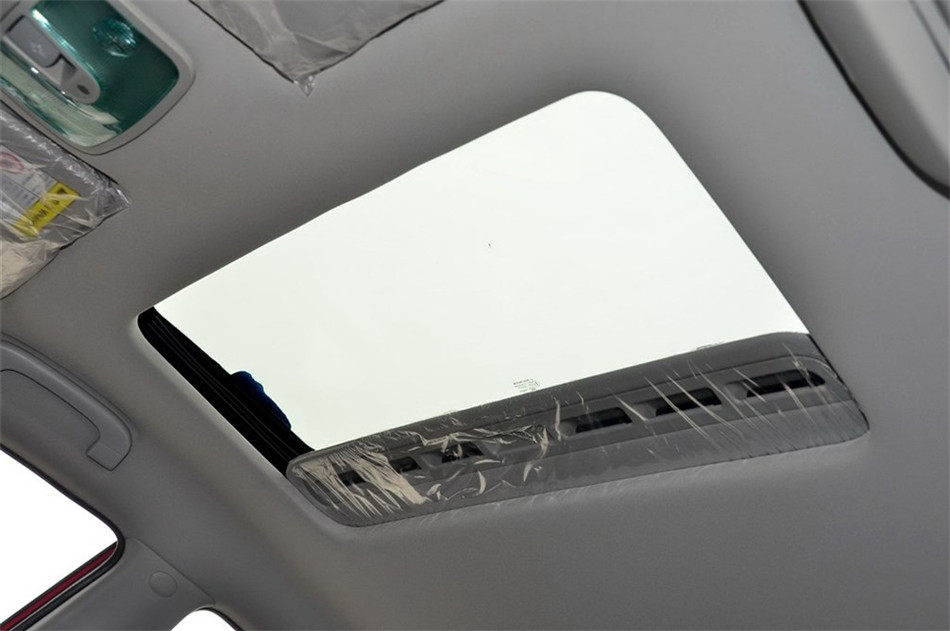 荣威350 2014款 350C 1.5L AT 迅悦版 内饰