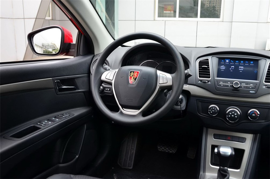 荣威350 2014款 350C 1.5L AT 迅悦版 内饰