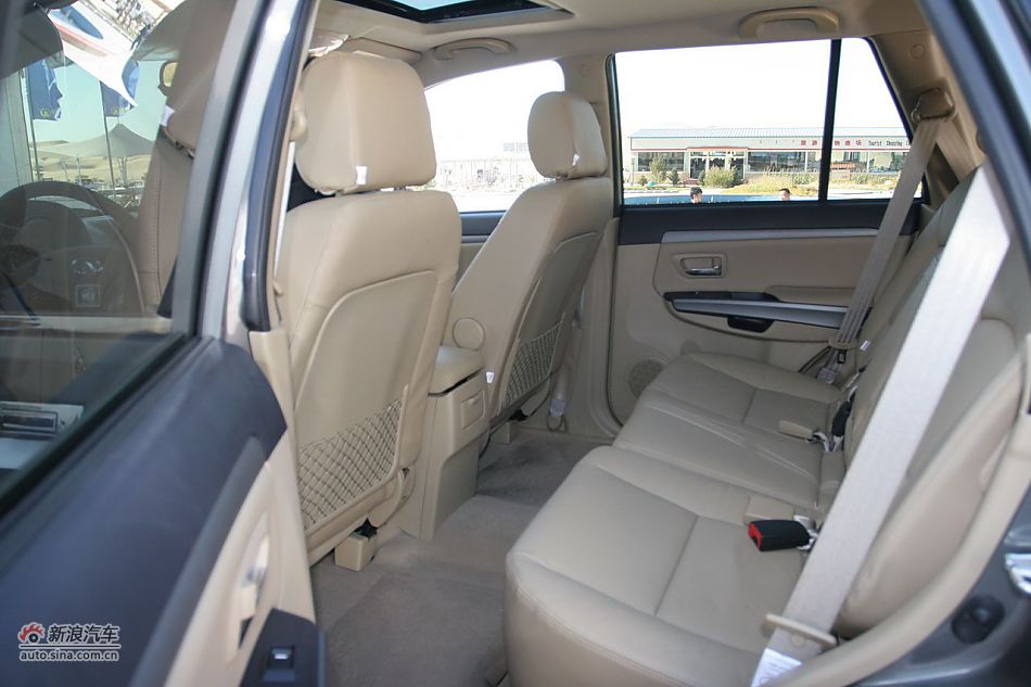 哈弗H5绿静2.0T内饰及细节