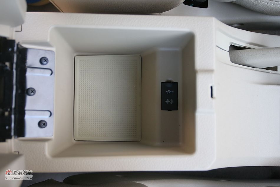 哈弗H5绿静2.0T内饰及细节