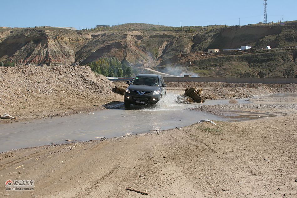 哈弗H5绿静2.0T沙漠河滩体验