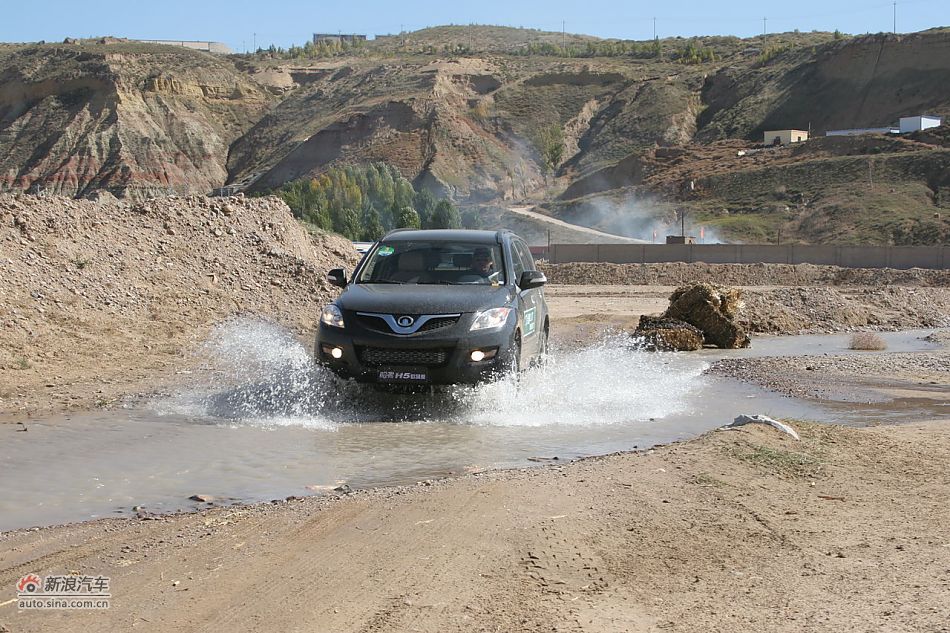 哈弗H5绿静2.0T沙漠河滩体验