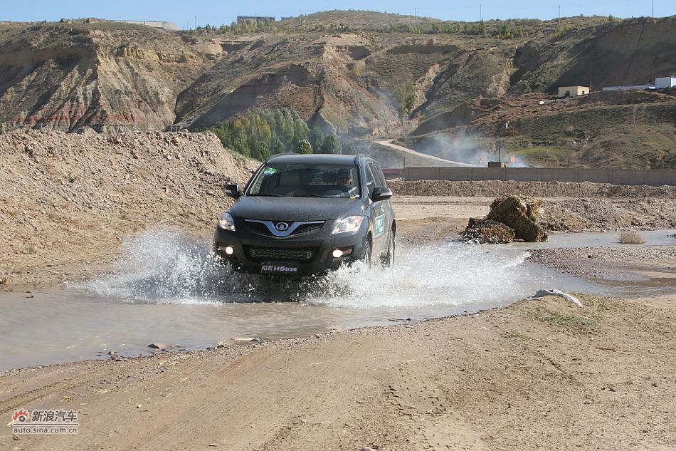哈弗H5绿静2.0T沙漠河滩体验