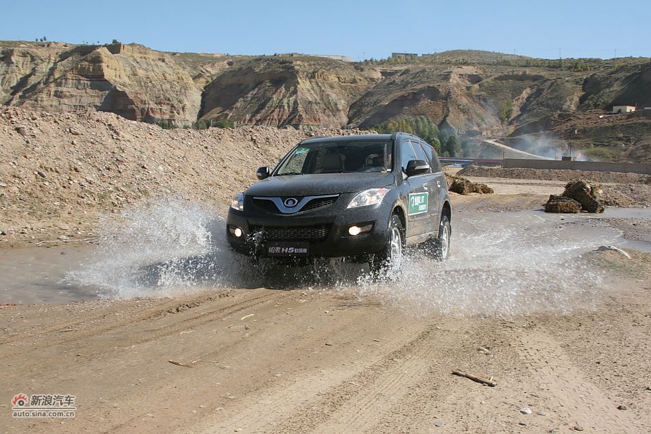 哈弗H5绿静2.0T沙漠河滩体验