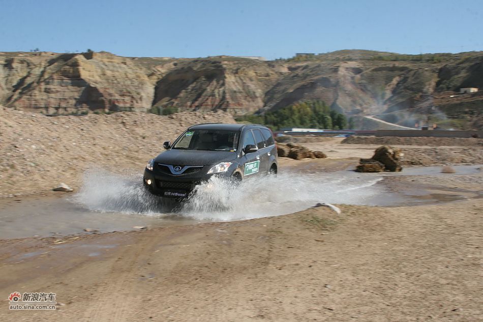哈弗H5绿静2.0T沙漠河滩体验
