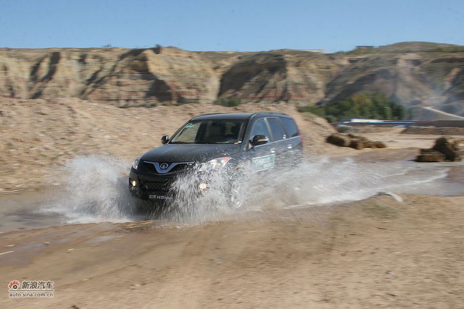 哈弗H5绿静2.0T沙漠河滩体验