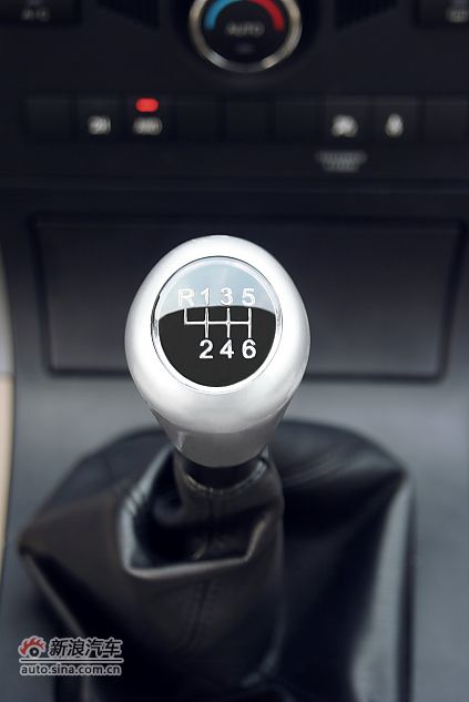 哈弗H5绿静2.0T内饰及细节