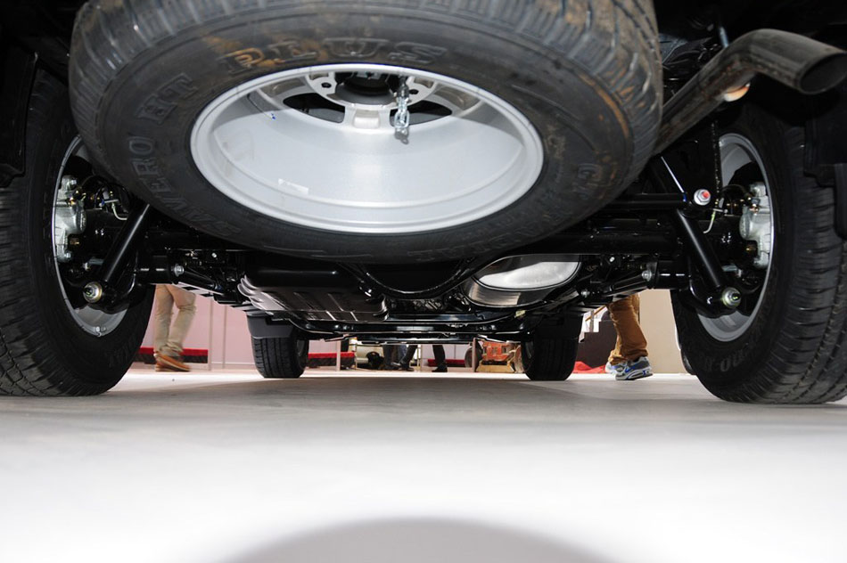 2013款 基本型 引擎底盘