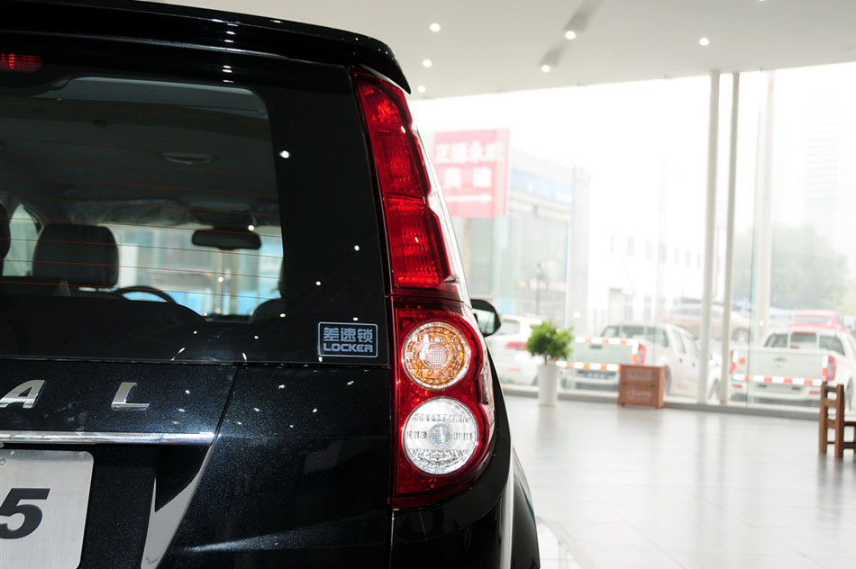 2015款 2.0T 手动四驱精英型 其他细节