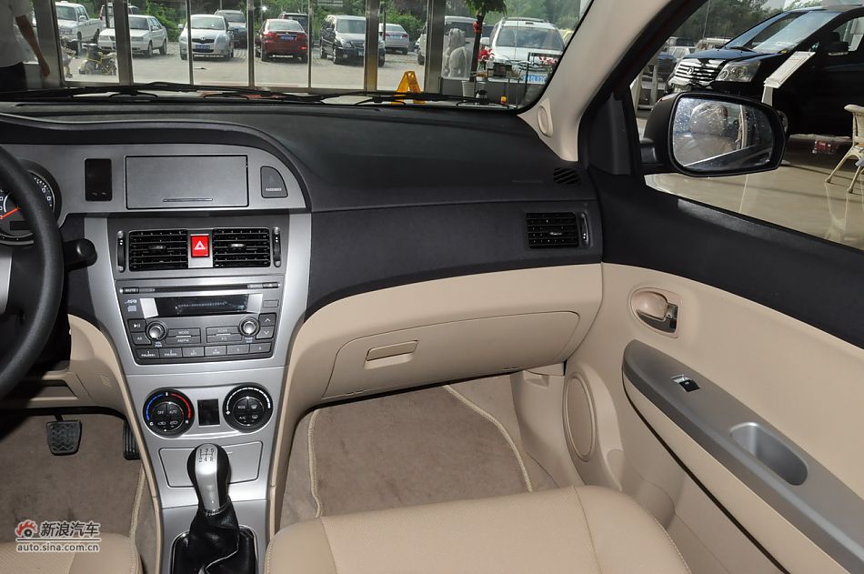 2012款腾翼C30 1.5手动豪华型