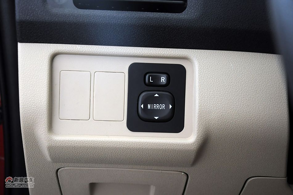 2012款腾翼C30 1.5手动豪华型