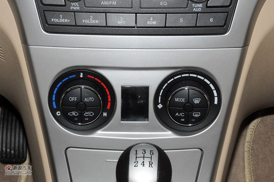 2012款腾翼C30 1.5手动豪华型