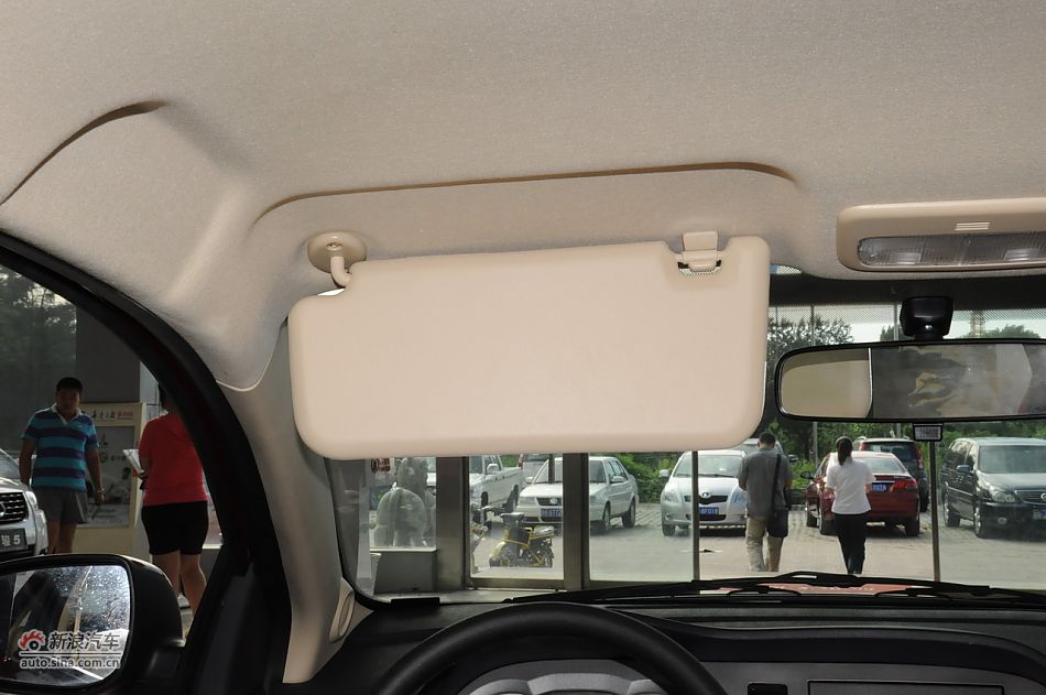 2012款腾翼C30 1.5手动豪华型