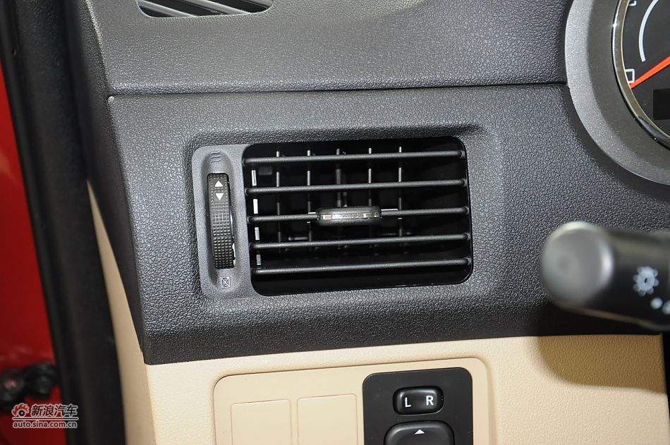 2012款腾翼C30 1.5手动豪华型