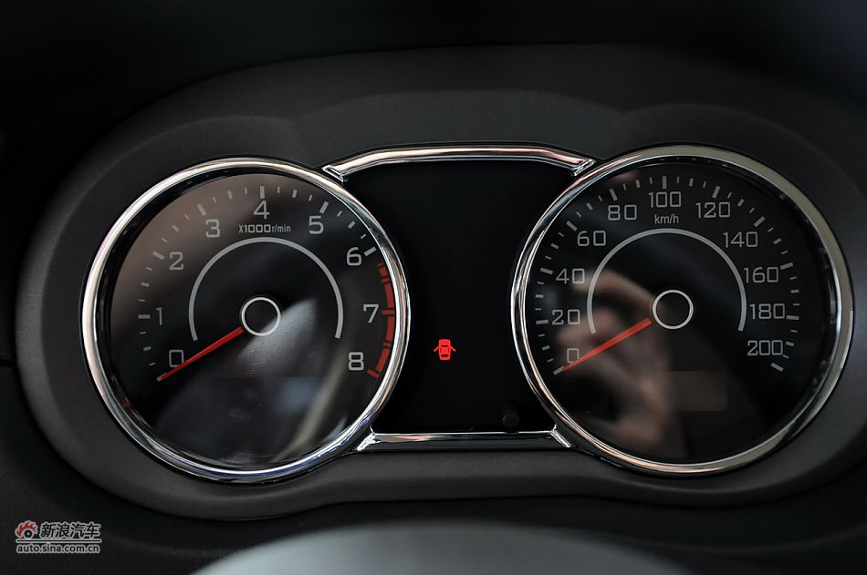 2012款腾翼C30 1.5手动豪华型