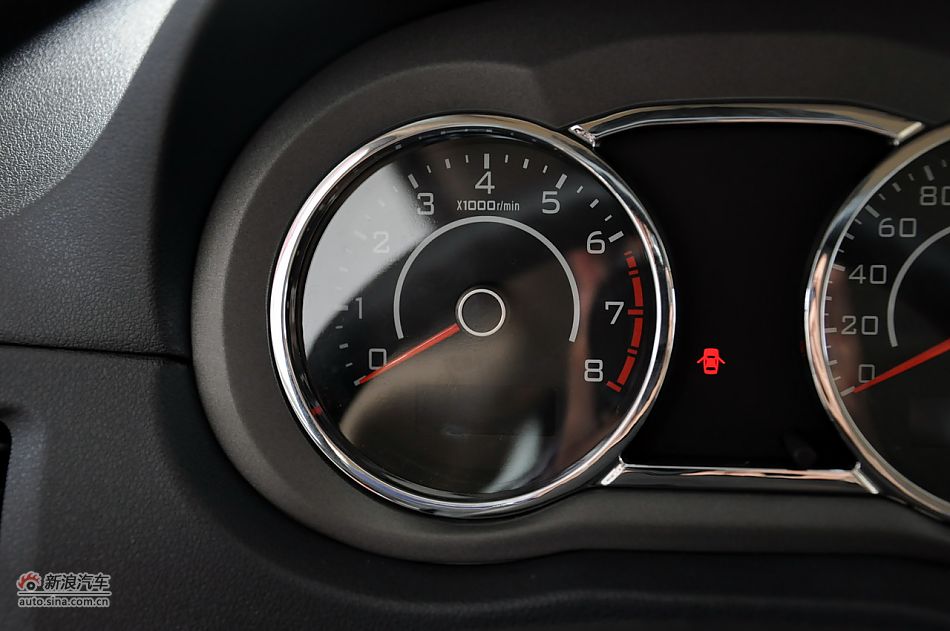 2012款腾翼C30 1.5手动豪华型