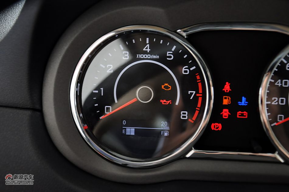 2012款腾翼C30 1.5手动豪华型