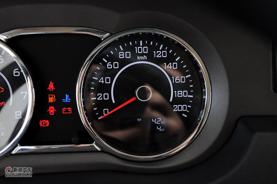 2012款腾翼C30 1.5手动豪华型