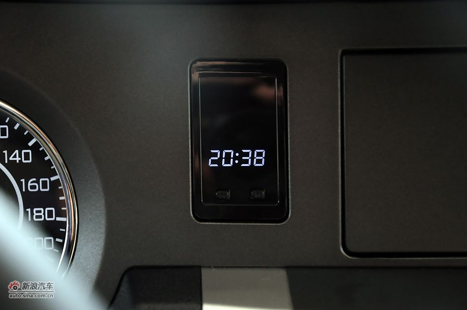 2012款腾翼C30 1.5手动豪华型