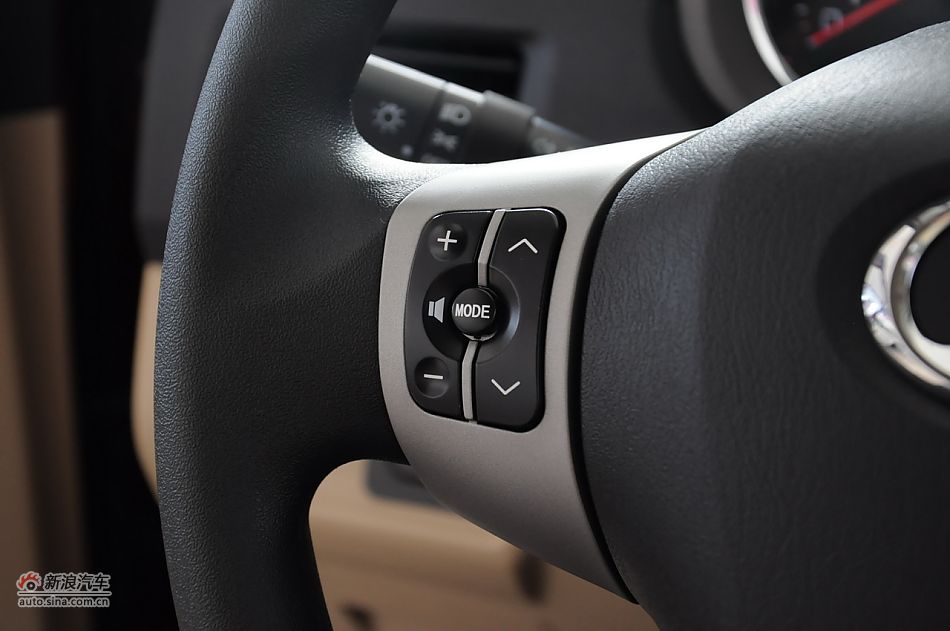 2012款腾翼C30 1.5手动豪华型