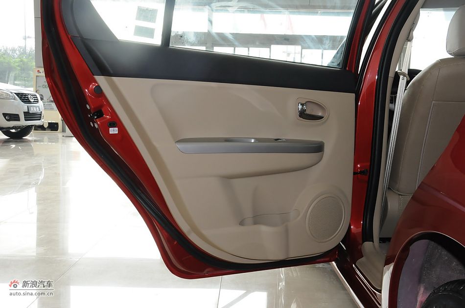 2012款腾翼C30 1.5手动豪华型