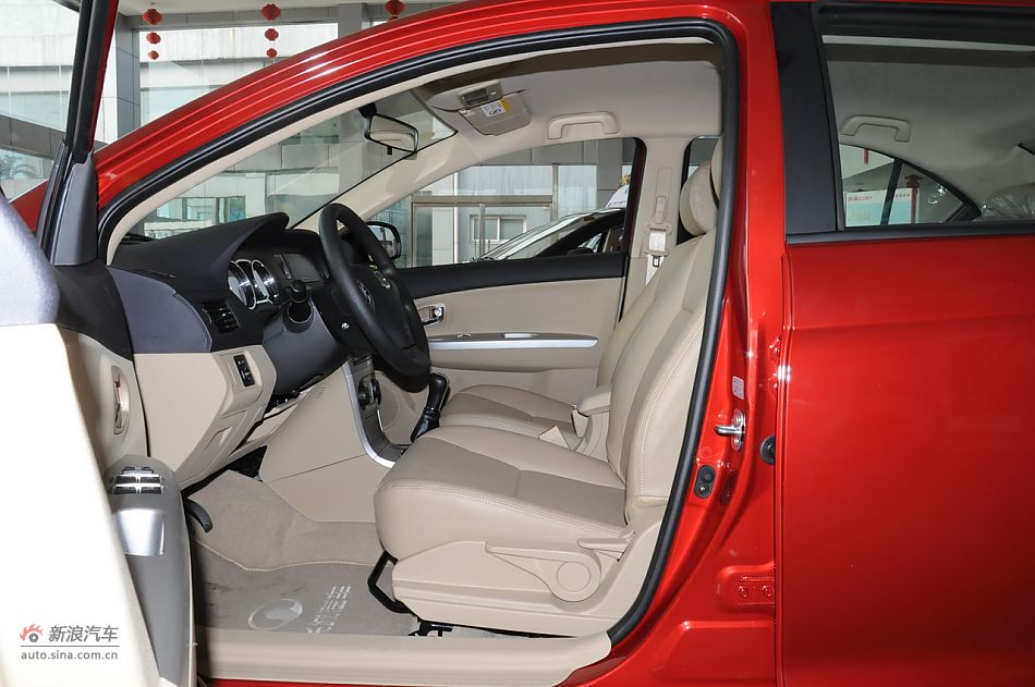 2012款腾翼C30 1.5手动豪华型