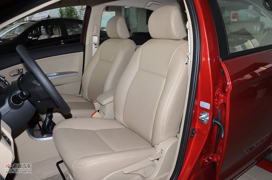 2012款腾翼C30 1.5手动豪华型