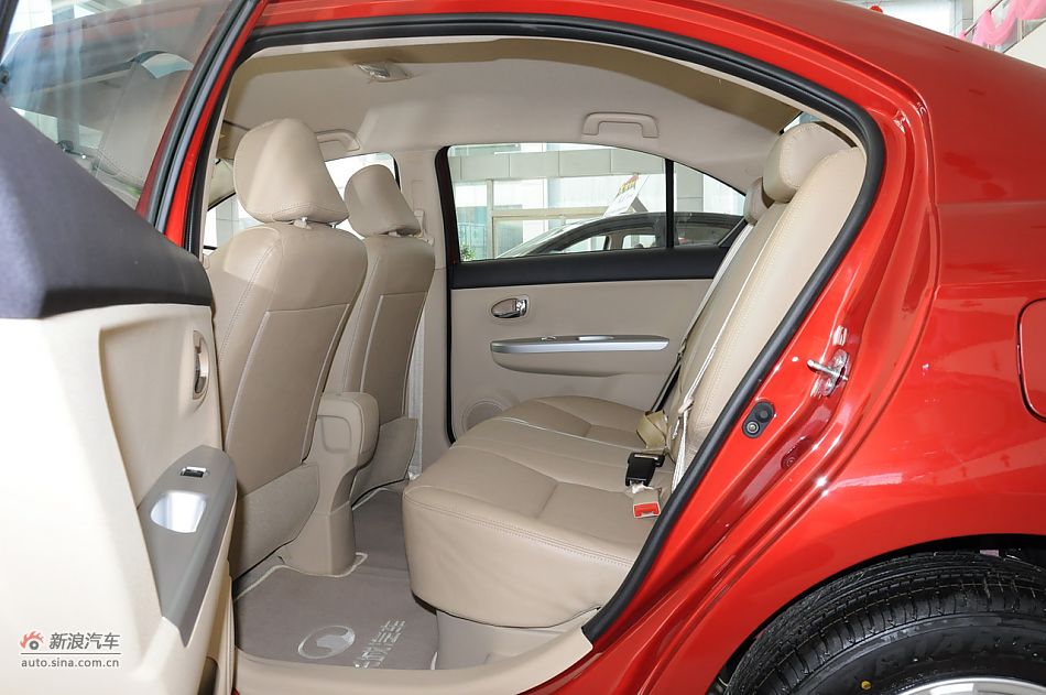 2012款腾翼C30 1.5手动豪华型