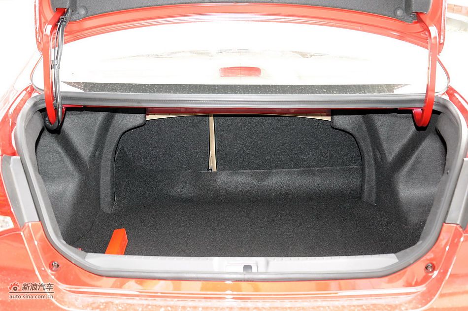 2012款腾翼C30 1.5手动豪华型