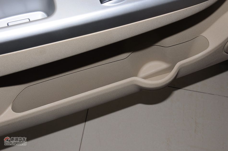 2012款腾翼C30 1.5手动豪华型