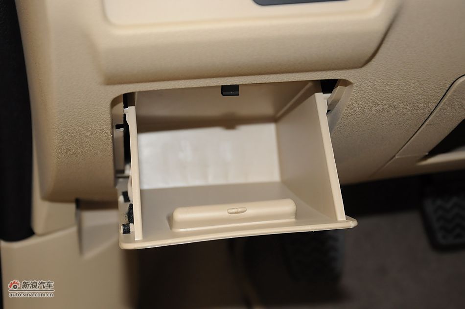 2012款腾翼C30 1.5手动豪华型