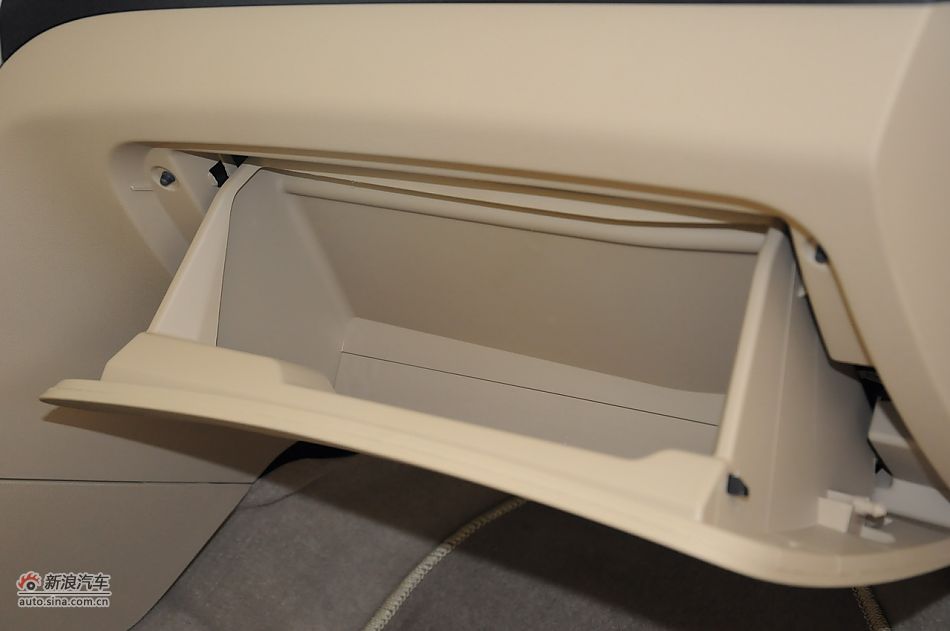 2012款腾翼C30 1.5手动豪华型