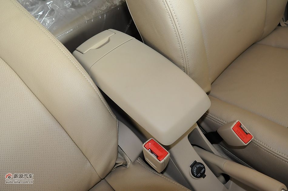 2012款腾翼C30 1.5手动豪华型