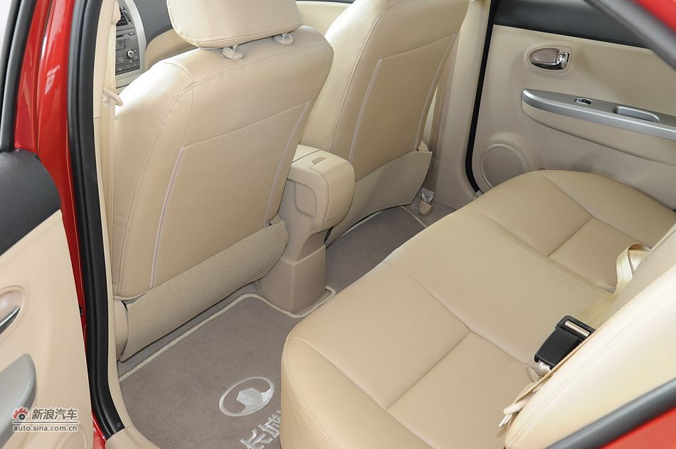 2012款腾翼C30 1.5手动豪华型