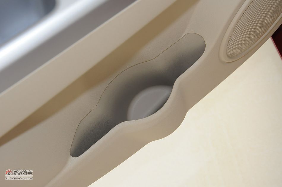 2012款腾翼C30 1.5手动豪华型