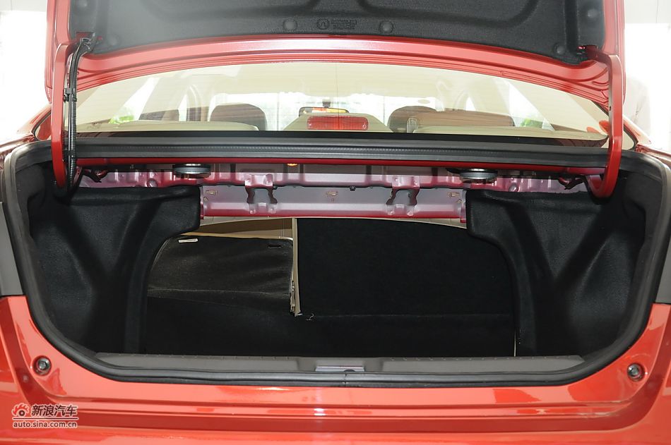 2012款腾翼C30 1.5手动豪华型