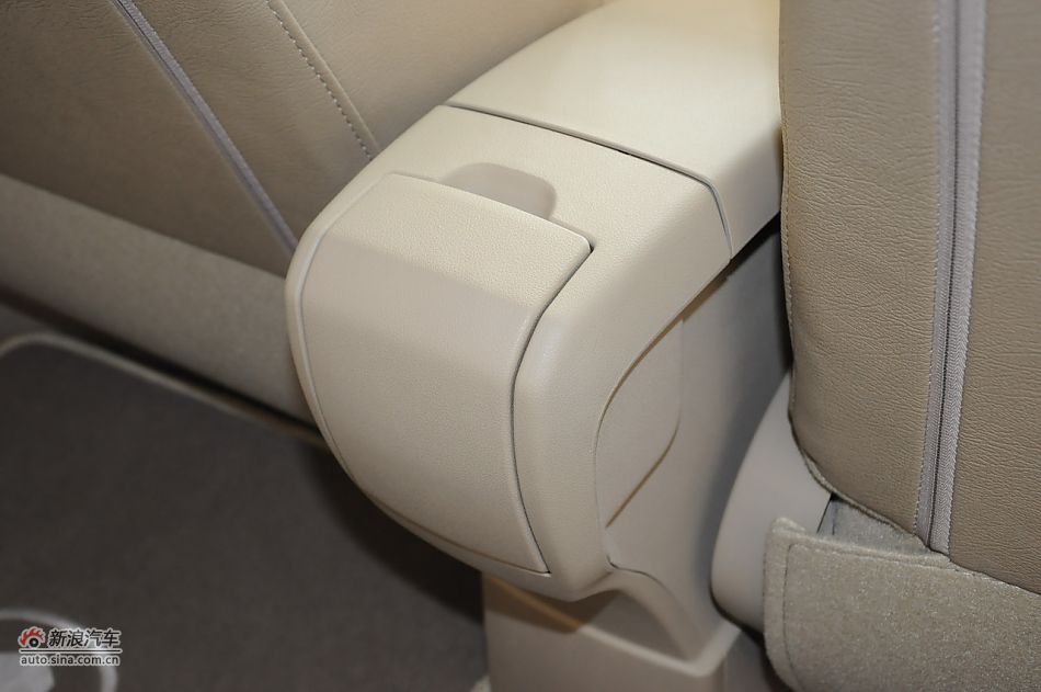 2012款腾翼C30 1.5手动豪华型