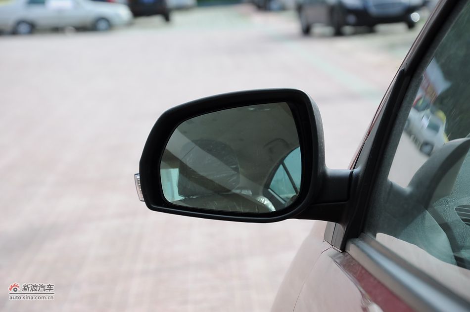 2012款腾翼C30 1.5手动豪华型