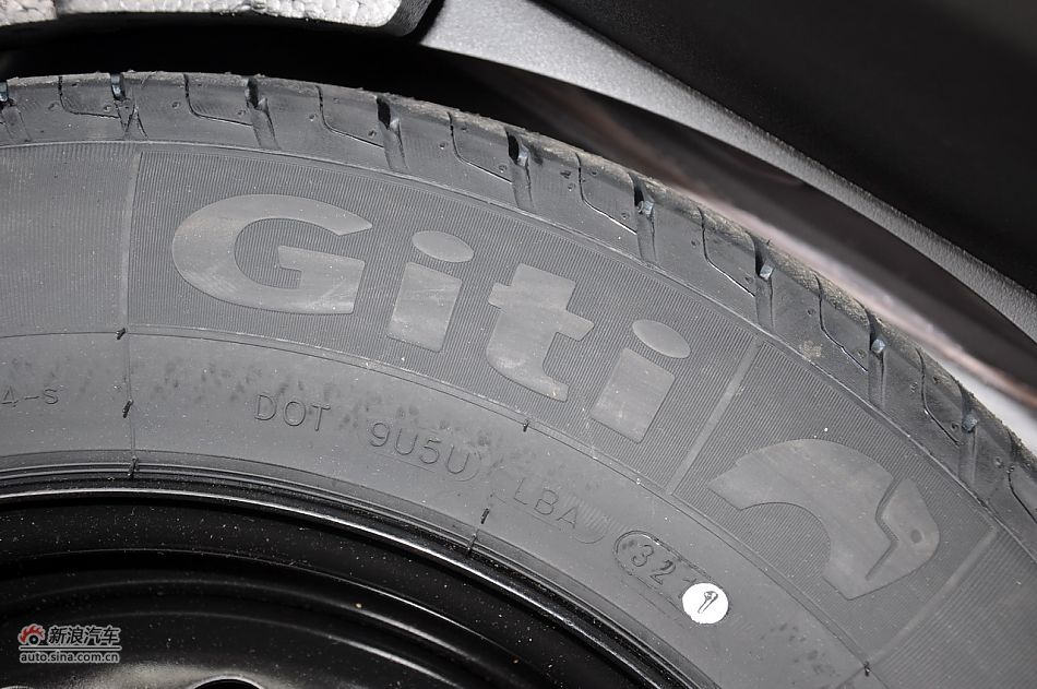 2012款腾翼C30 1.5手动豪华型