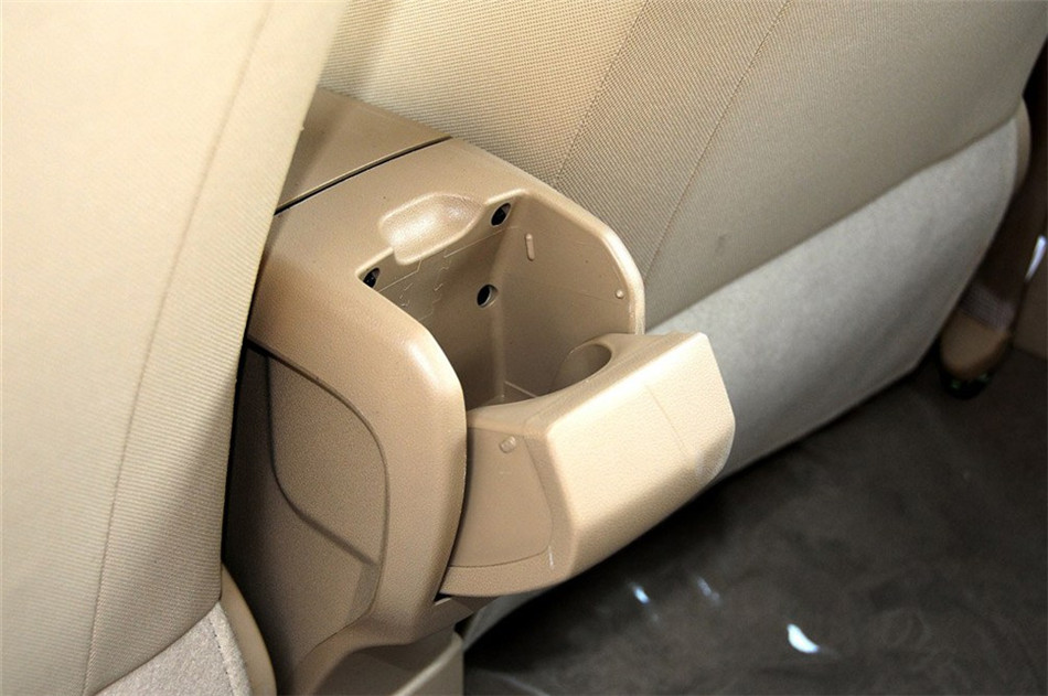 长城C30 2013款 1.5L MT 舒适型 空间