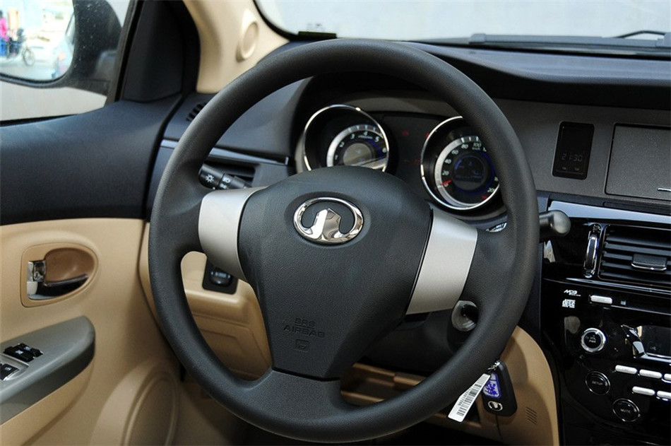 长城C30 2013款 1.5L MT 舒适型 内饰