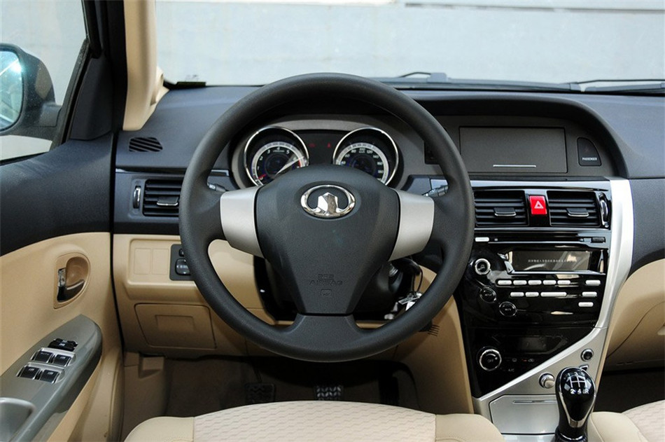 长城C30 2013款 1.5L MT 舒适型 内饰