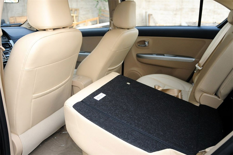 长城C30 2013款 1.5L MT 豪华型 空间