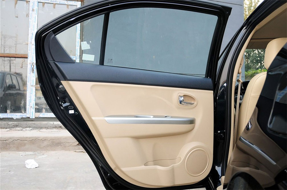 长城C30 2013款 1.5L MT 豪华型 空间